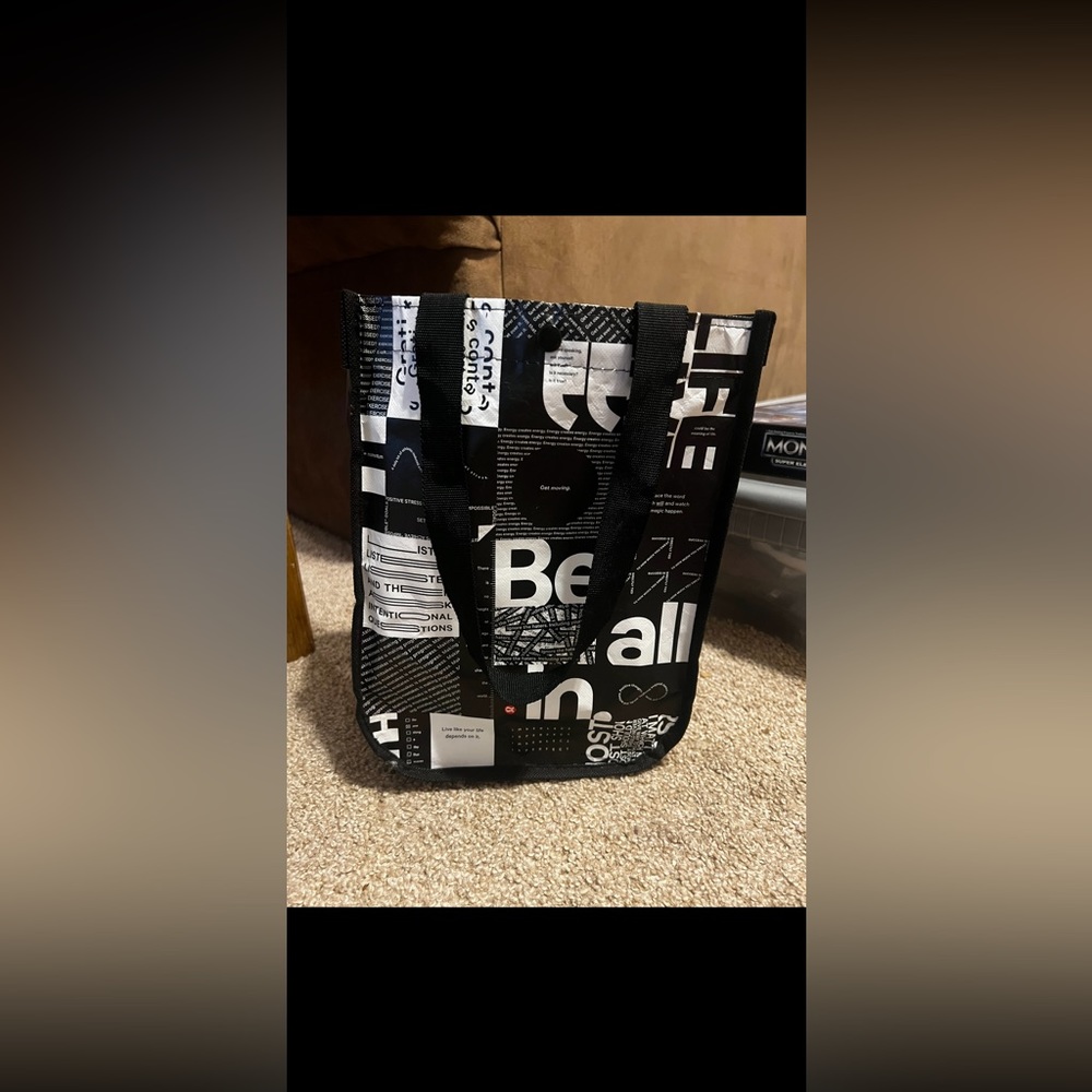 New lululemon tote bags